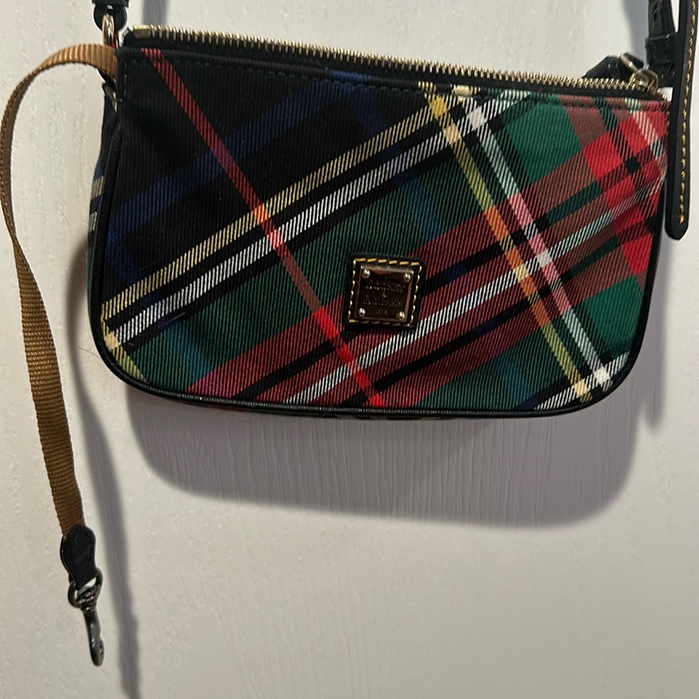 Dooney & Burke plain crossover